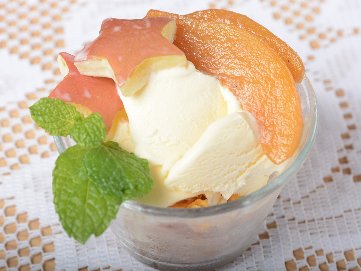 「奥中山高原の濃厚バニラに林檎を添えたドルチェ」るるぶキッチン×岩手県北カシオペア連邦