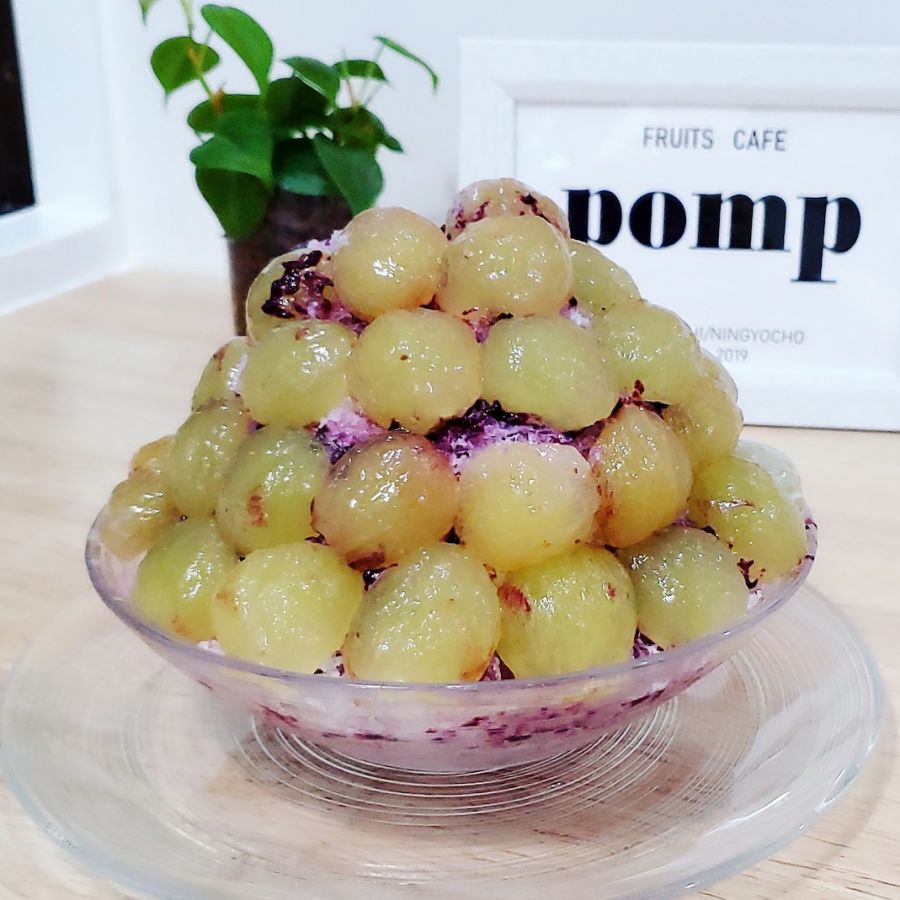 「ふわふわかき氷 ぶどうミルク1700円（税別」」※使用する産地・品種で値段に変更があります。