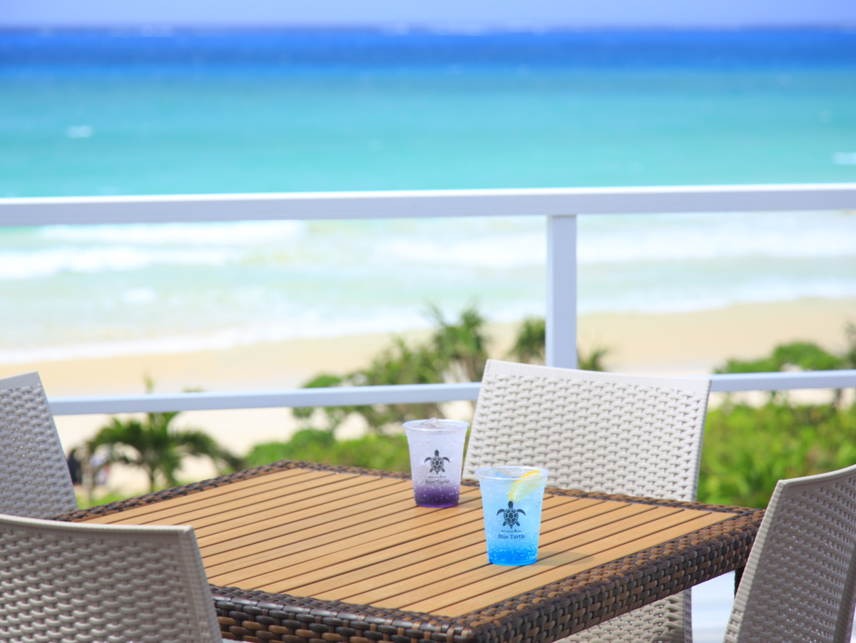 スムージー　各864円