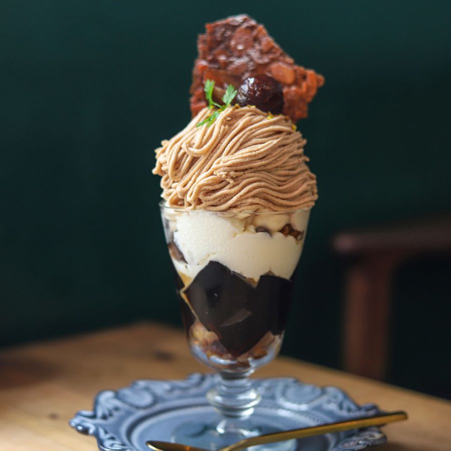 マロンパフェ 1800円（ドリンク付、11月中旬～下旬に販売終了予定）