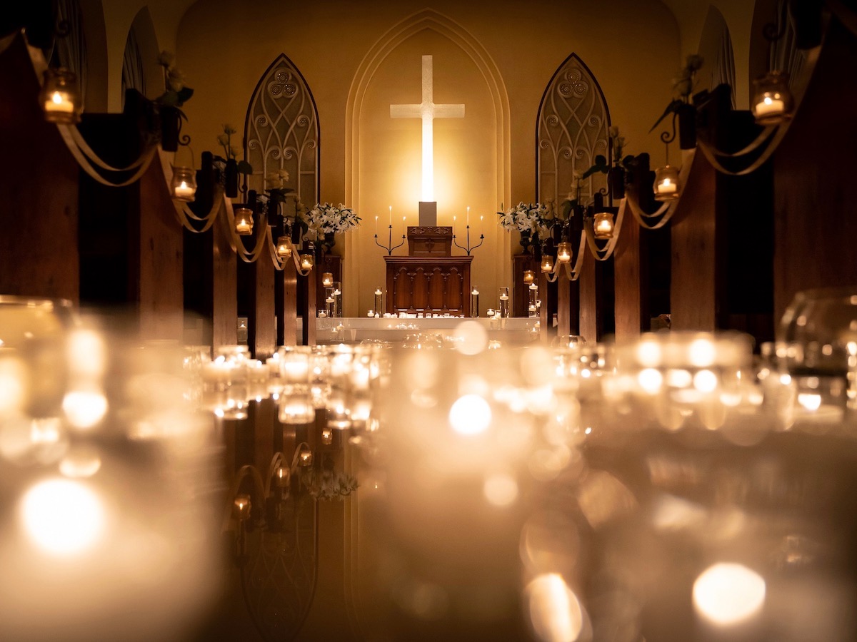 11月1日表参道で一番早いクリスマスイルミネーションが点灯！シャンパンゴールドに煌めく“南青山ル・アンジェ教会”