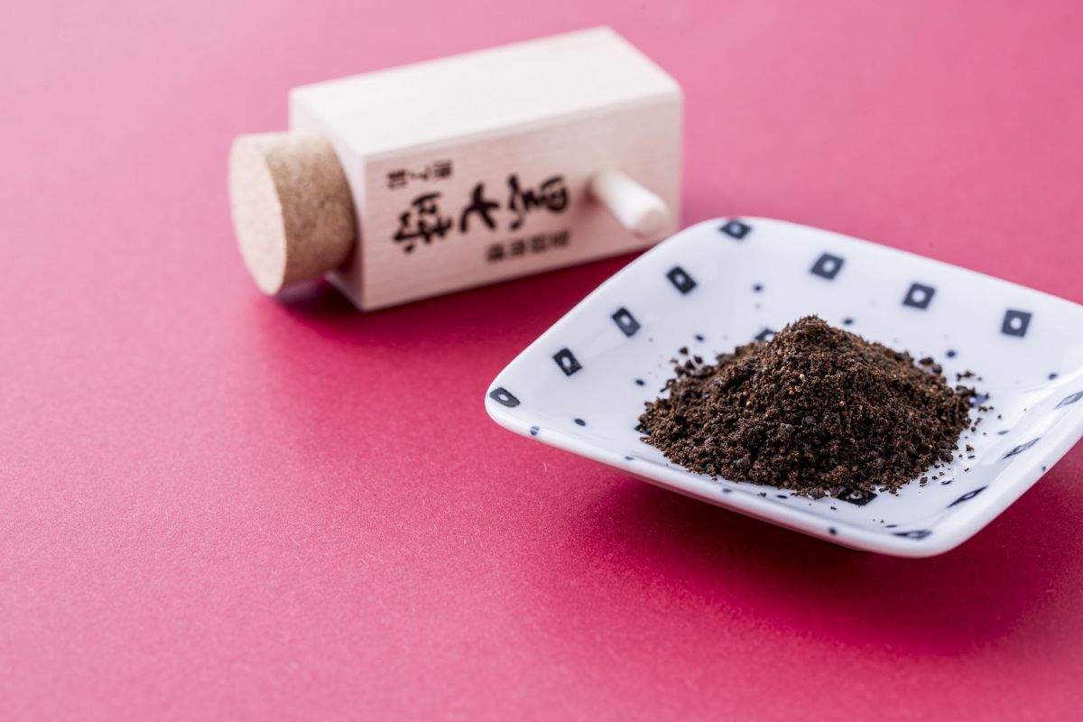 黒七味四角5g1080円