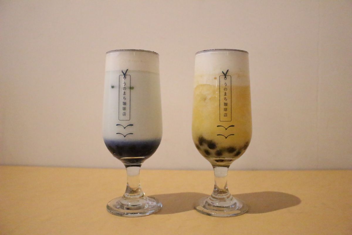 左より、タピオカ新幹線、タピオカドクターイエロー（各700円）