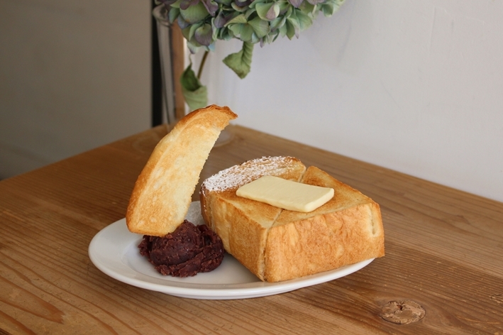 あんバタートースト 550円