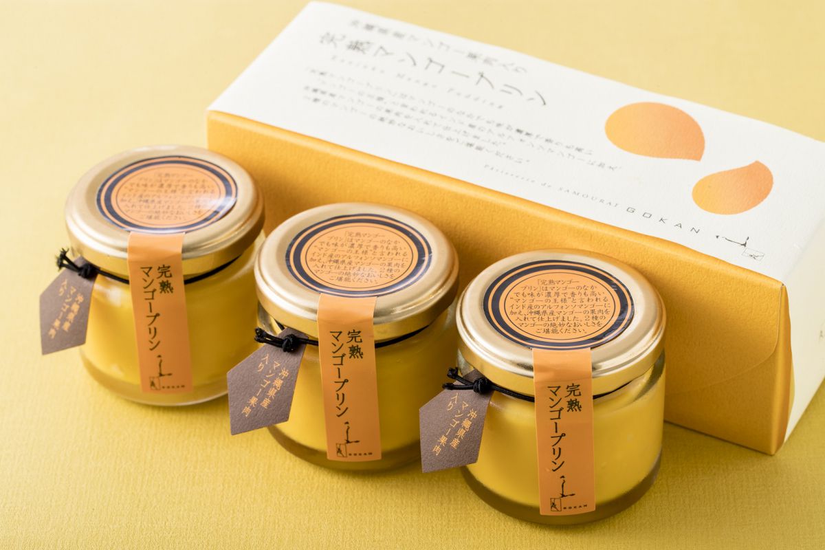 完熟マンゴープリン3個入り1468円（4-8月限定）