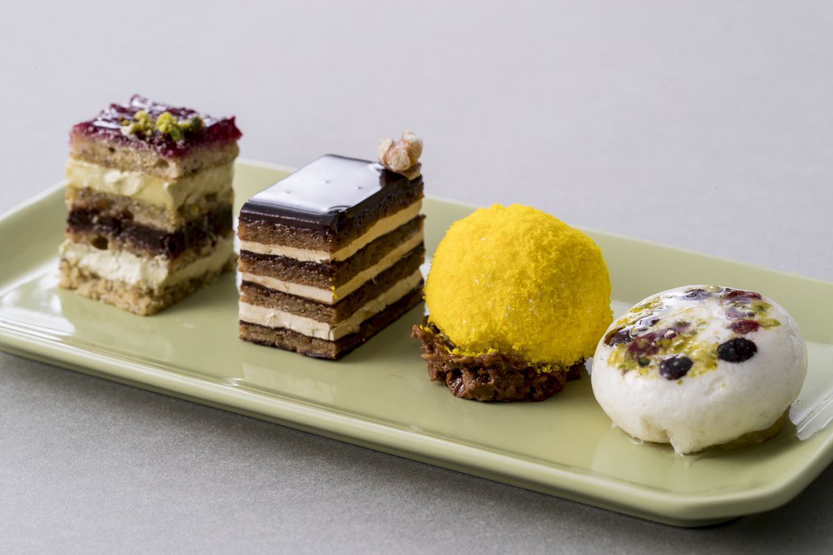 ケーキ1個250～290円