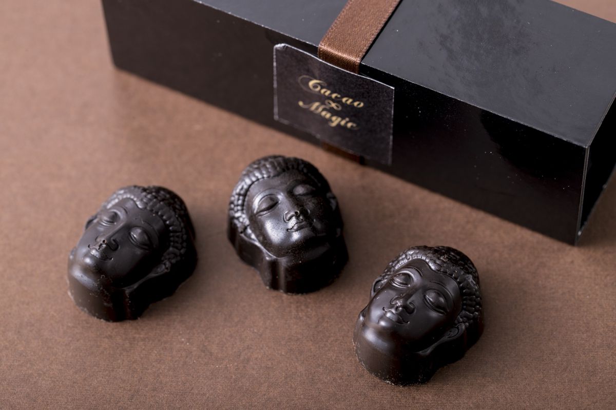 炭仏陀ローチョコレート3個入り1620円