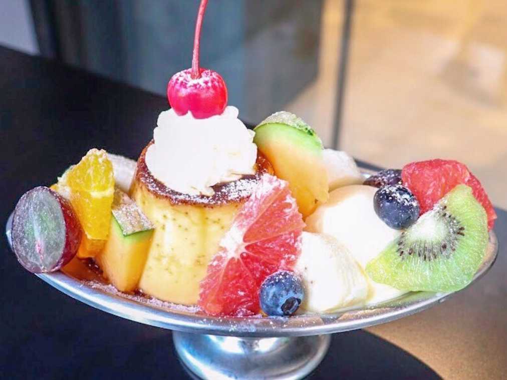 プリンアラモード 918円