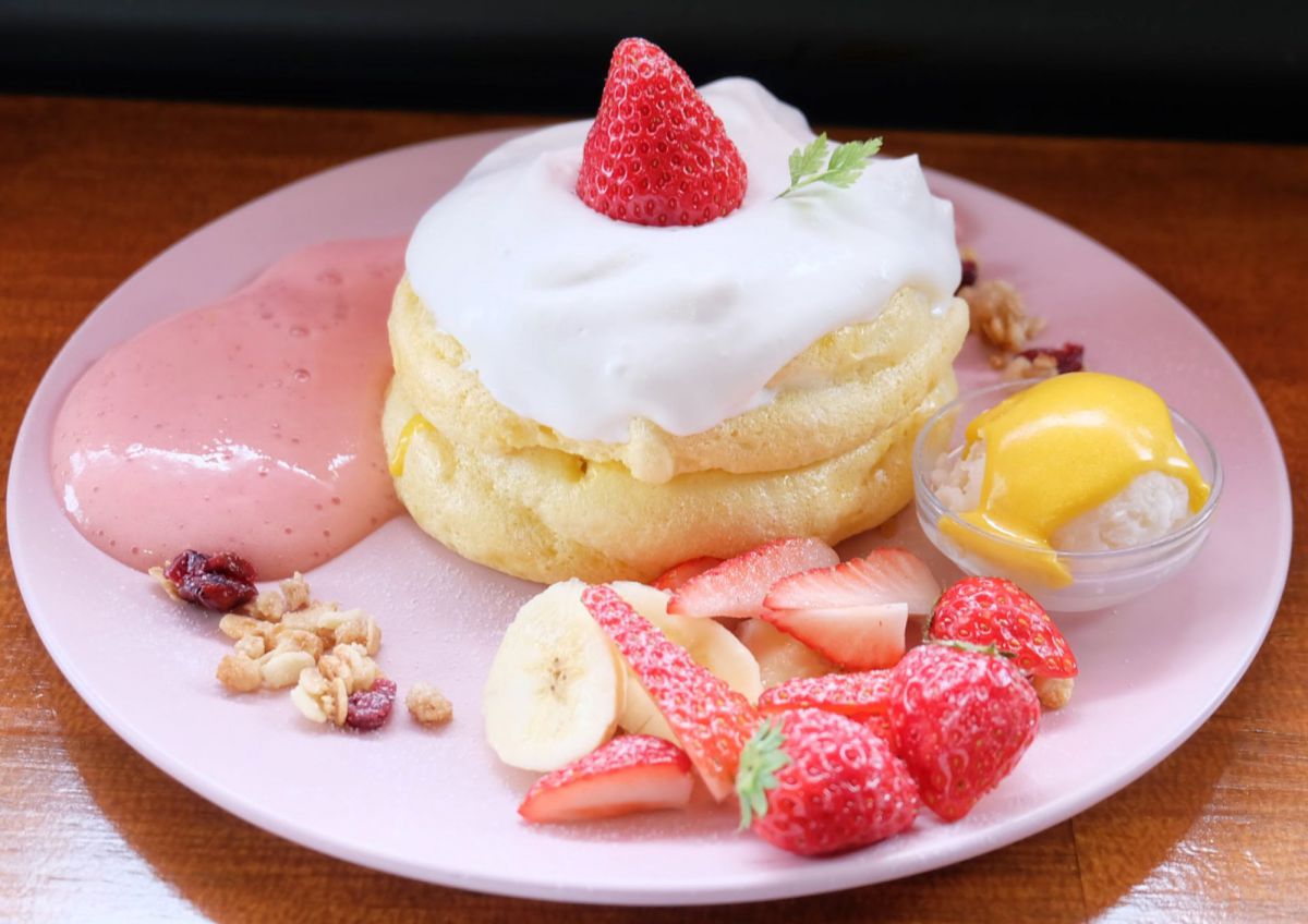 紅ほっぺ苺エスプーマパンケーキ  1300円