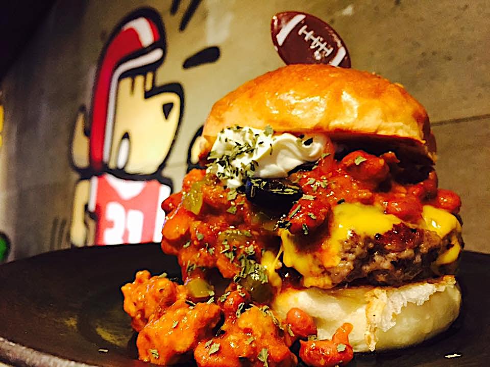 「ナチョ・バーガー」（税別1600円）／ゴリゴリバーガー タップルーム