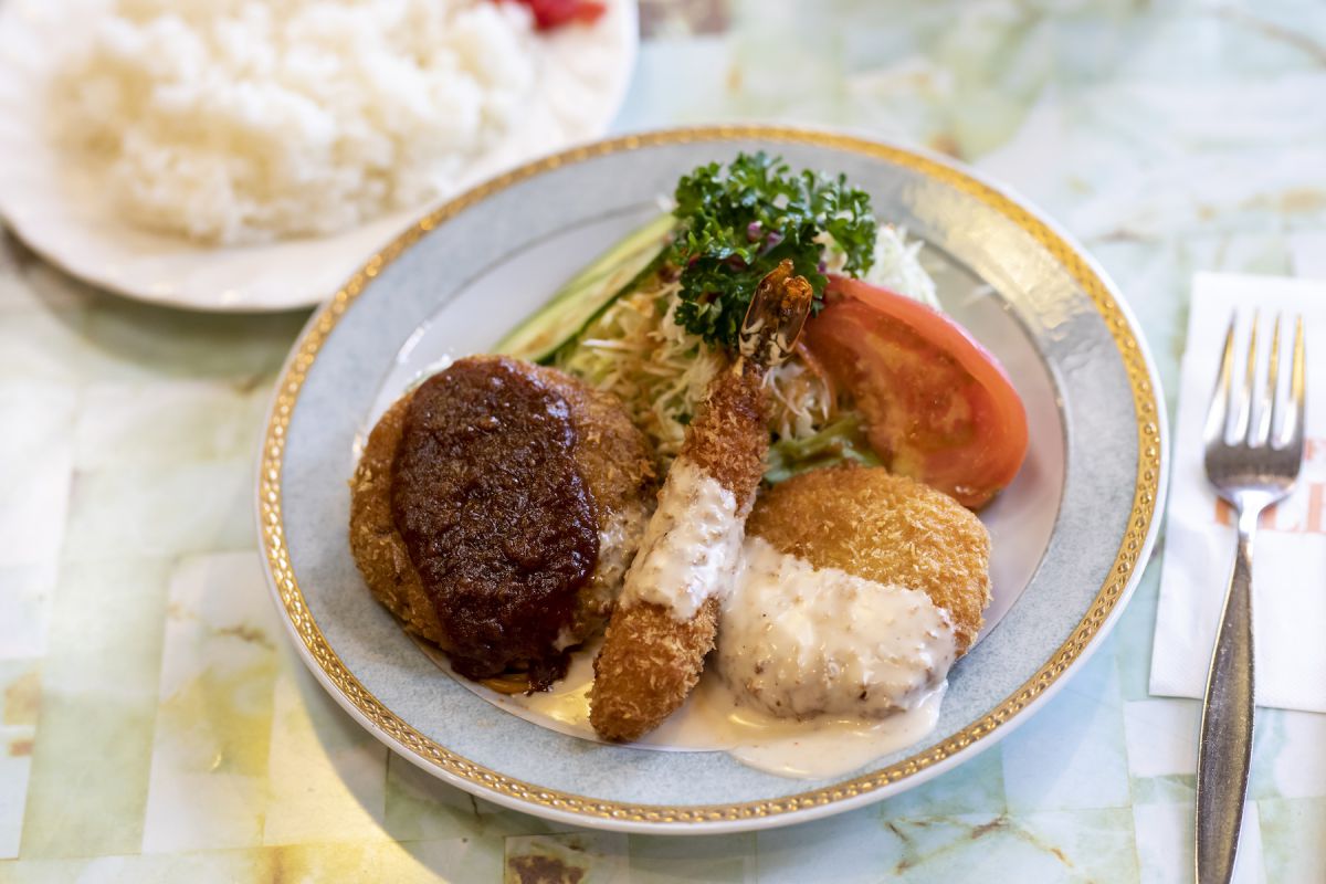 開店からラストオーダーまで注文可能な「フルールランチ」1050円（税別）