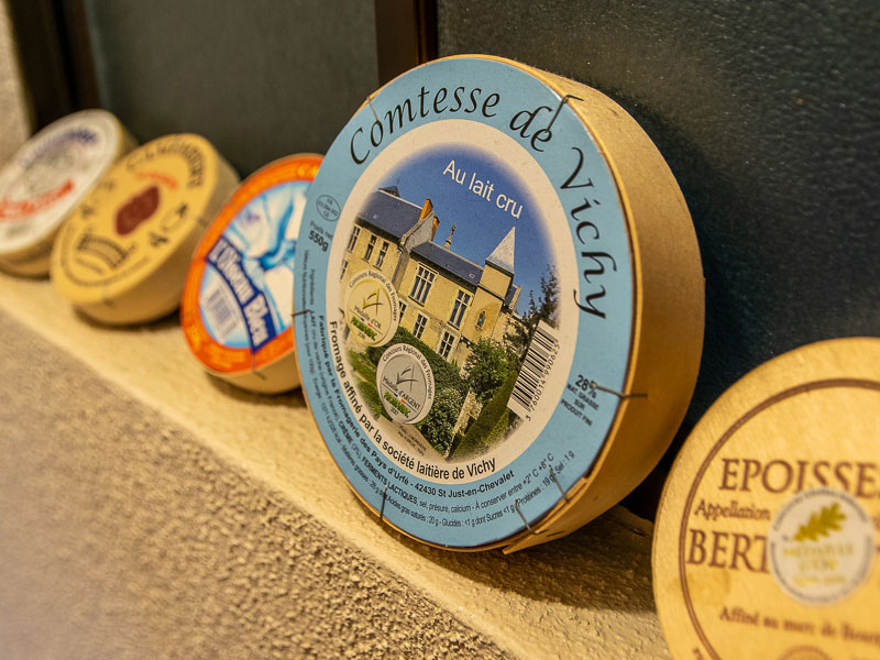 ディスプレイされたチーズケース！