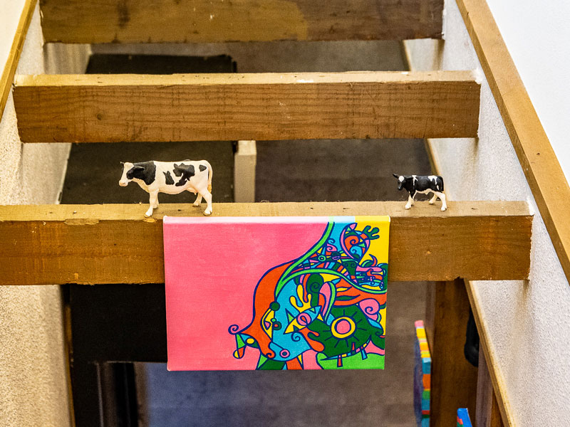 山羊ではなくやはり牛！どこにいるかは探してみてください。