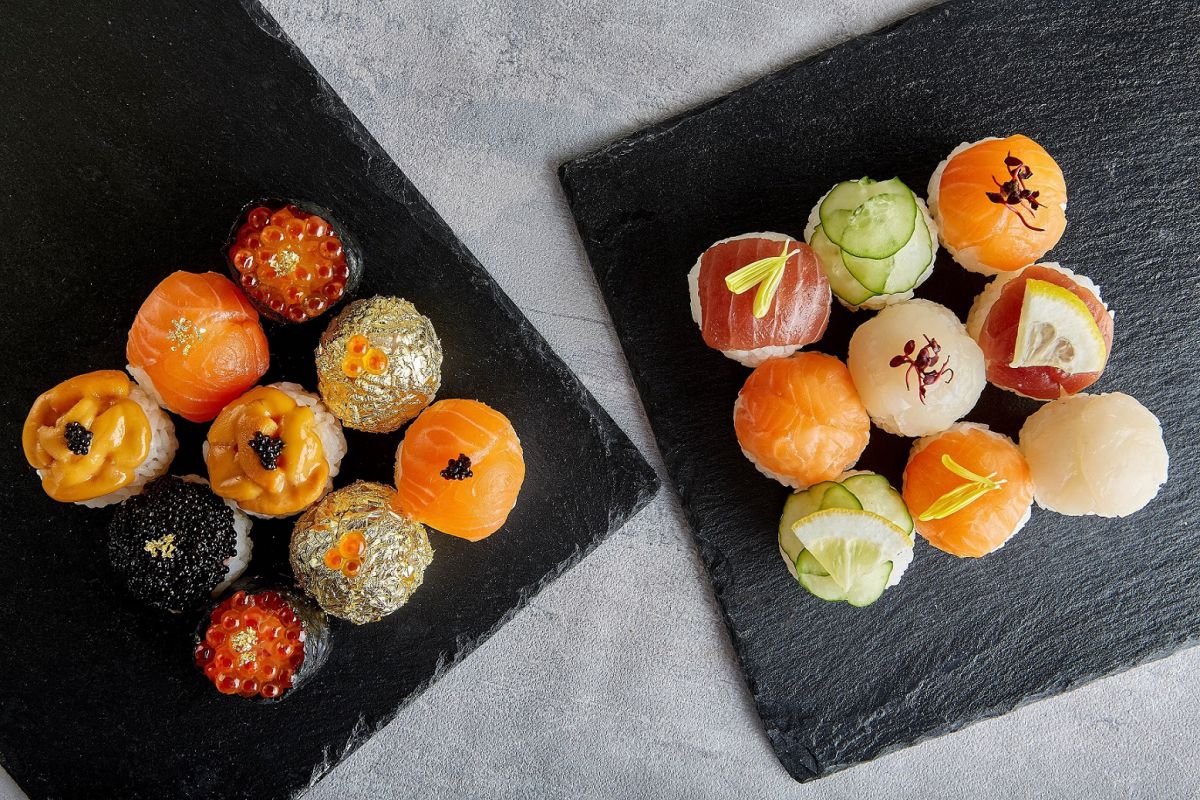 高級タイプ（左）と通常タイプ（右）