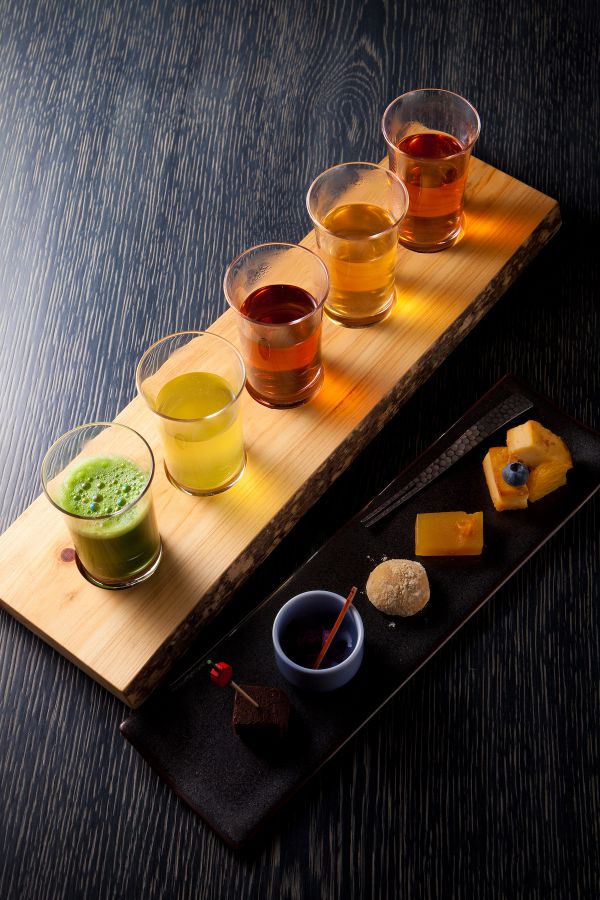 茶詠み(お茶五種飲み比べ 一口菓子つき)2800円