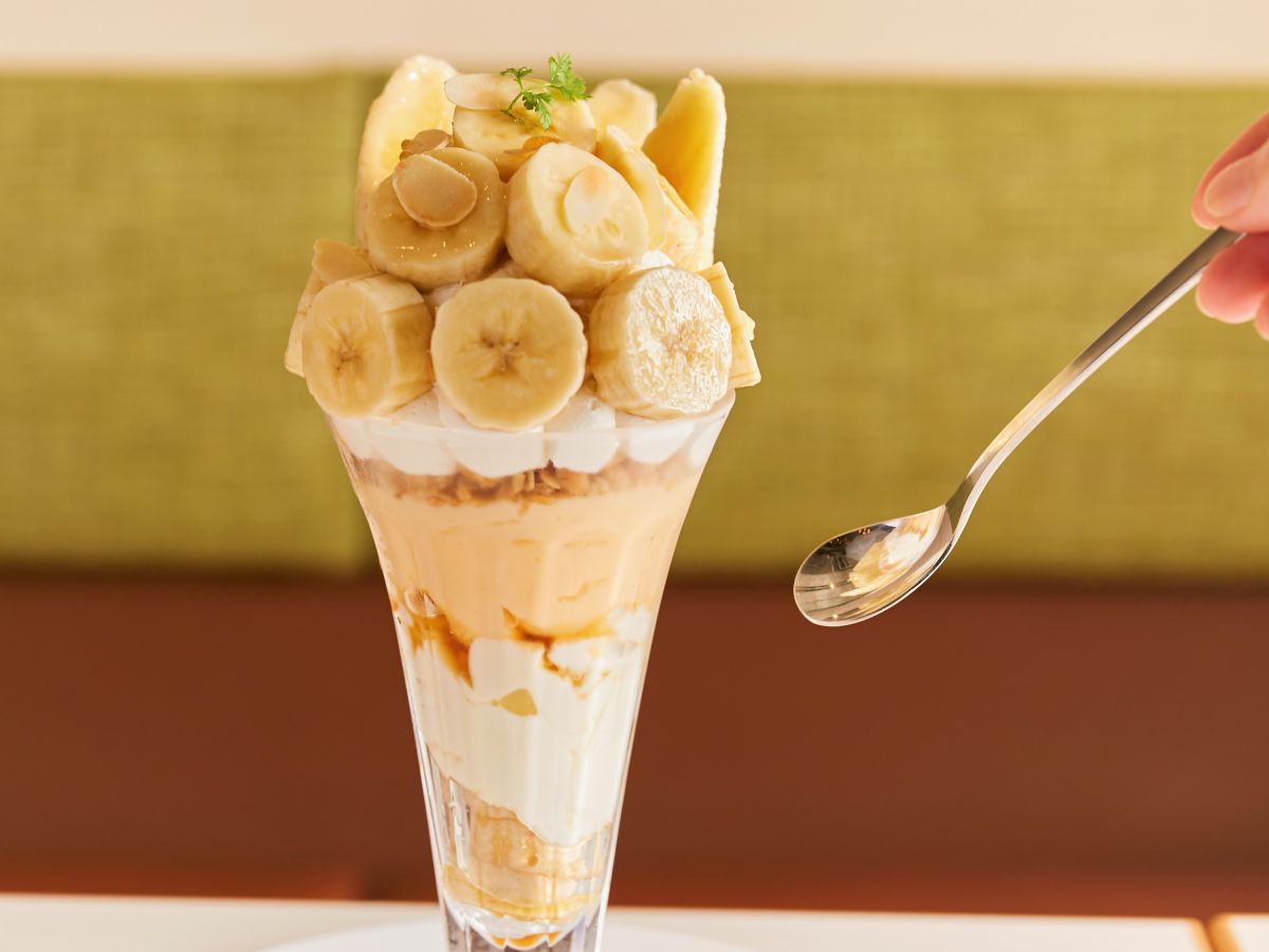 バナナパフェ 1078円