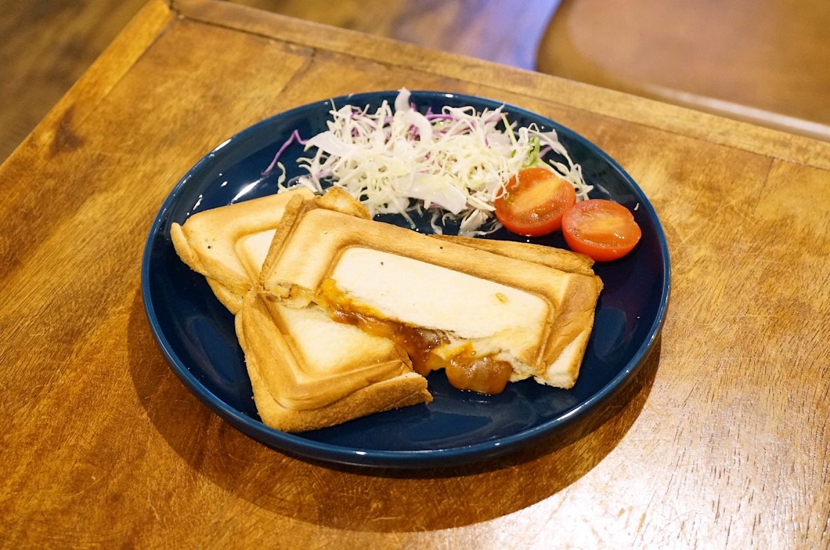 「ホットサンド とろーりチーズのミートソース」（税別420円）