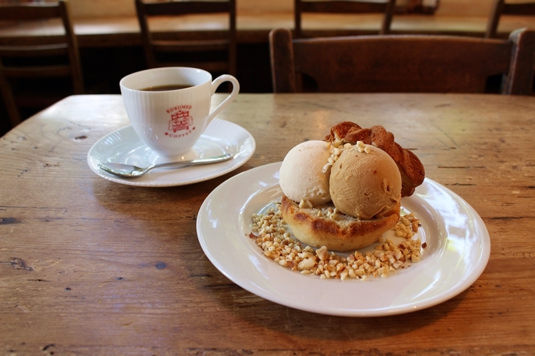 クルミドケーキアイス 580円