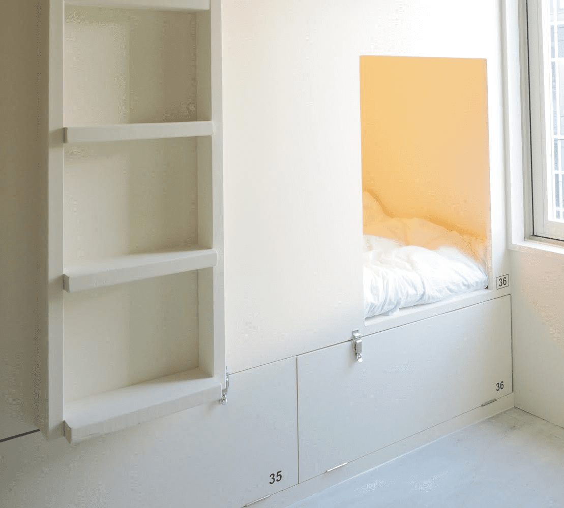 almond hostel & cafe