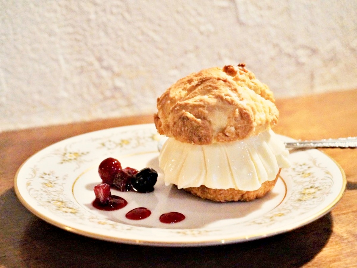 “サクぷる”新食感スイーツが絶品！1人で行きたい駅から徒歩30秒の路地裏カフェ