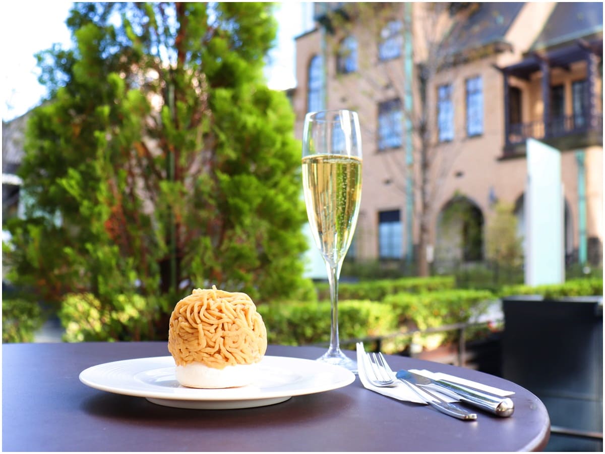 「ラ・プレシューズ 紀尾井町店」の季節限定の大人気メニュー、クリームたっぷり"絞りたて"モンブラン！