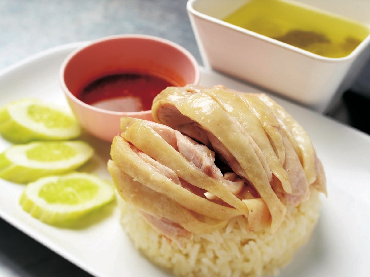 タイ風ピリ辛チキンライスでチキンのうまみを堪能！「カオマンガイ」の店5選