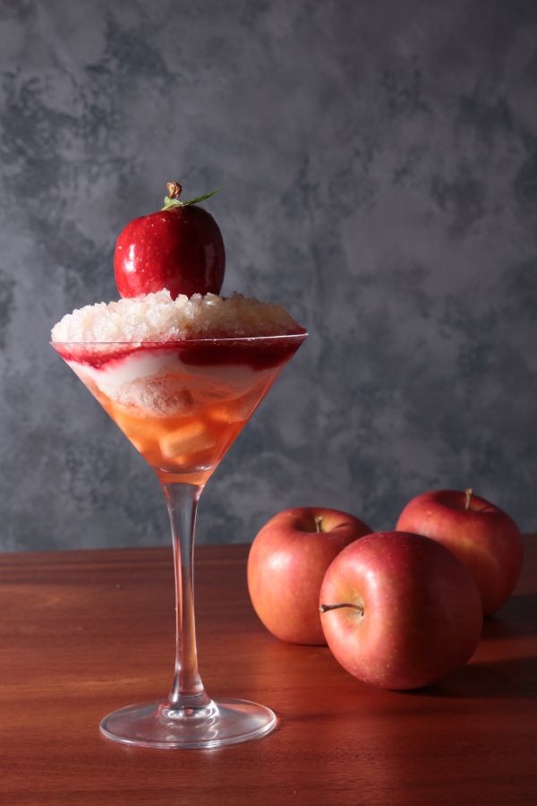 白雪姫のりんごパフェ1480380円 ※1ドリンクオーダーが必要です