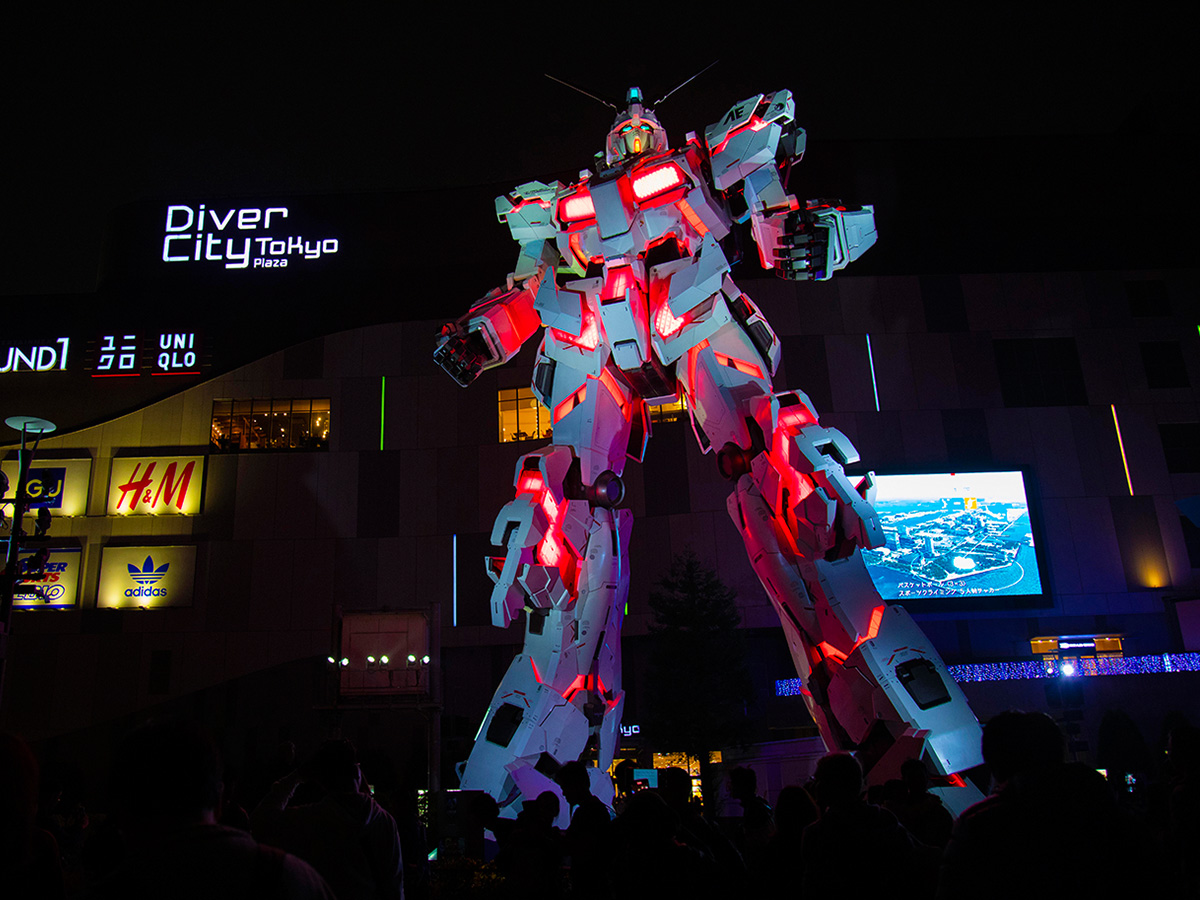 「ダイバーシティ東京プラザ」ガンダム