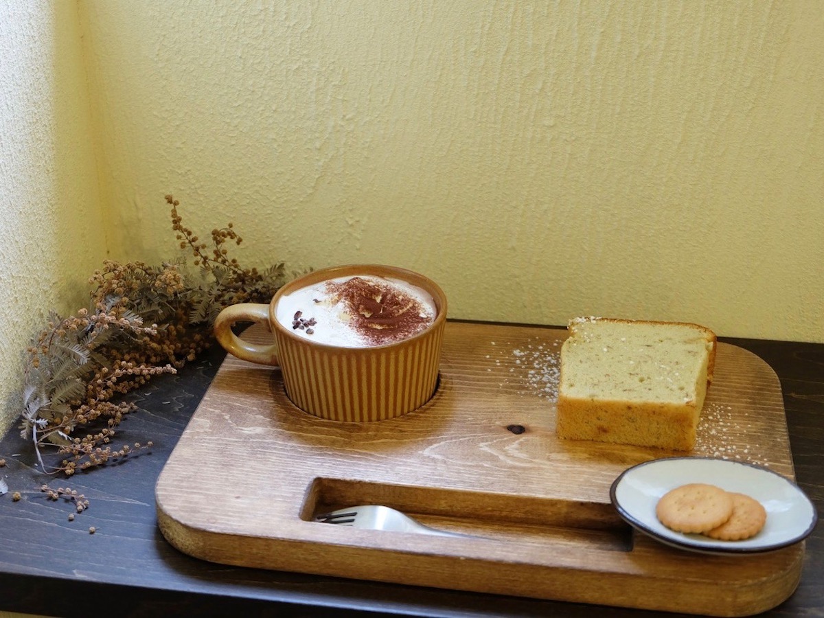ふんわりバナナケーキに癒される！バナナを愛する店主の営むナチュラルカフェ