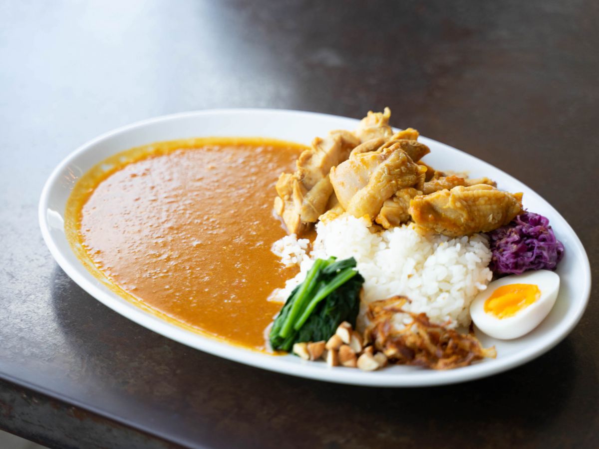 43の彩りスパイシーチキンカレー 1320円