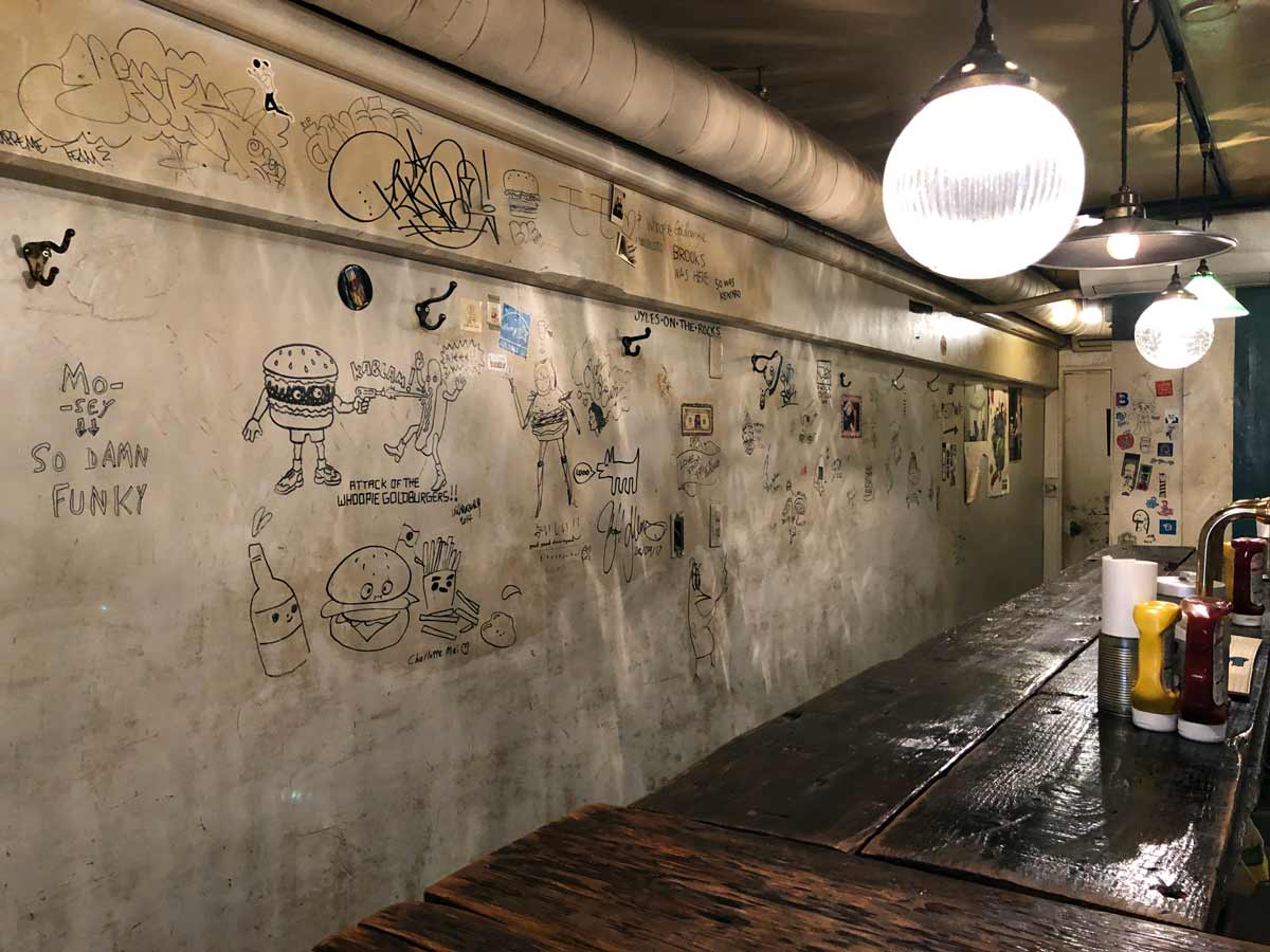 アメリカンな店内