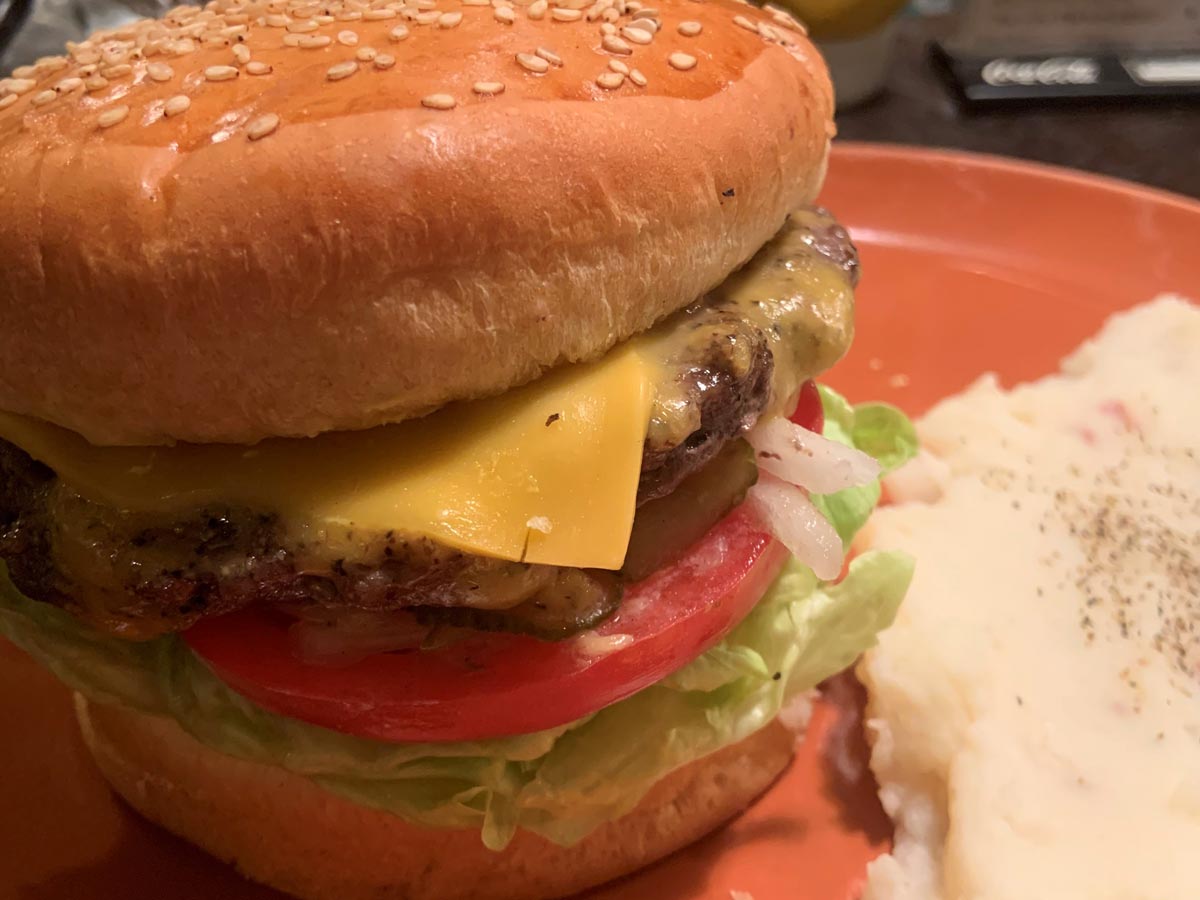 ウーピーゴールドバーガー（980円税別）／ウーピーゴールドバーガー