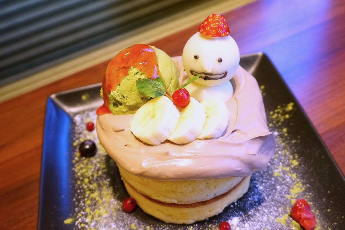 「雪だるまさんとキャラメルチョコ・クリスマスホットケーキ」(税別1480円)