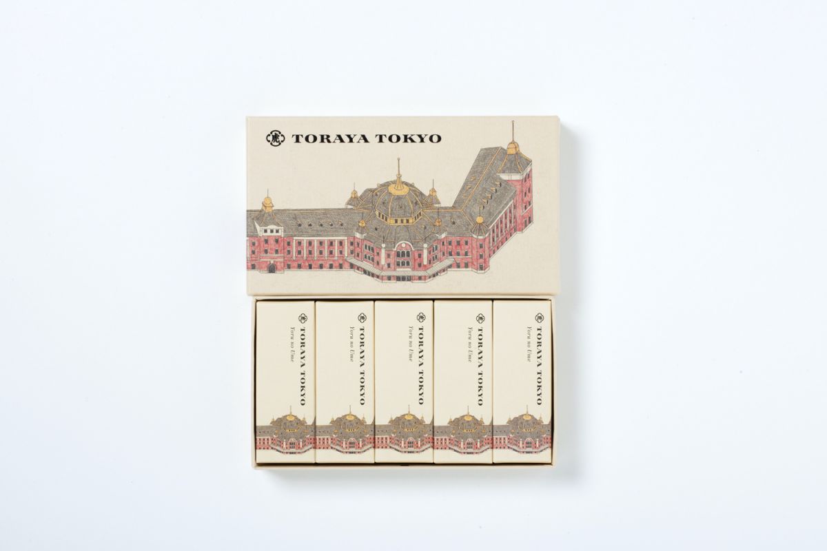 「小形羊羹」(5本入 1300円、12本入 3000円、18本入 4520円 ※各税別)/TORAYA TOKYO