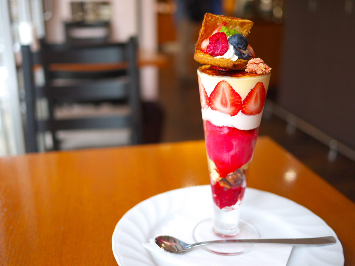 可愛さにテンションあがる！甘酸っぱくておいしい贅沢いちごパフェ3選