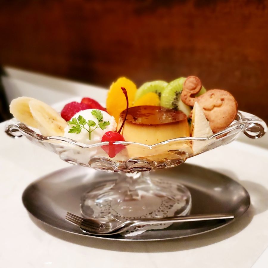 「プリンアラモード880円（税別）」