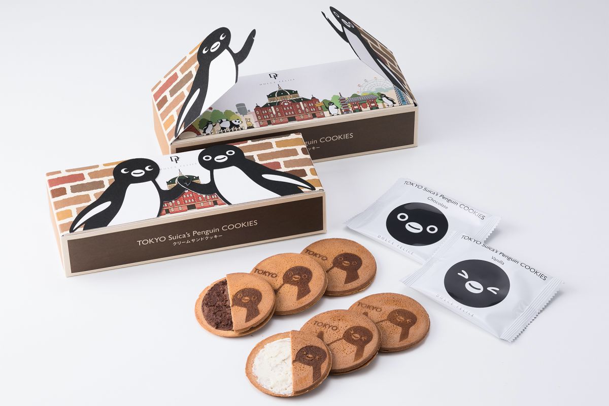 「東京Suicaのペンギンクリームサンドクッキー」10枚入り（税別800円） ©Chiharu Sakazaki／JR東日本／DENTSU 「Suica」は東日本旅客鉄道株式会社の登録商標です。「Suicaのペンギン」はJR東日本Suicaのキャラクターです。／ドルチェフェリーチェ