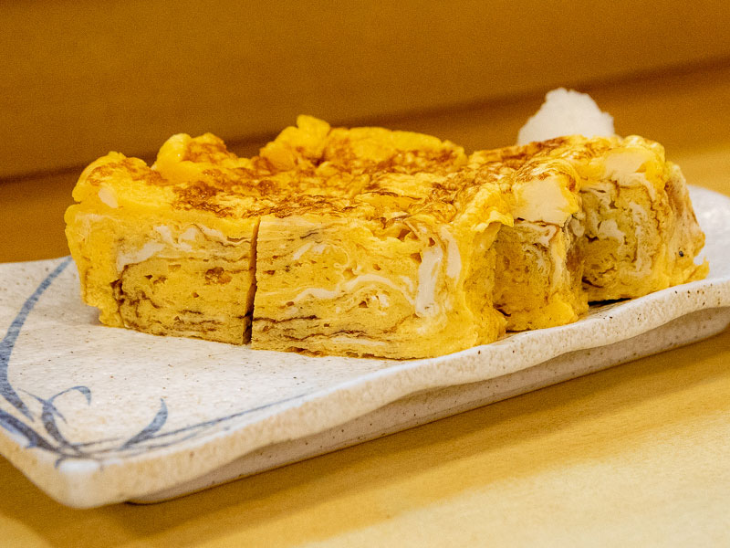 ふっくらフワフワに引き込まれる「厚焼き玉子」350円（税込）