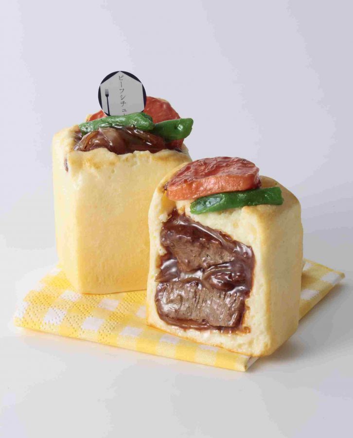 ビーフシチュー 380円（税別）／おかずケーキ カヴァン