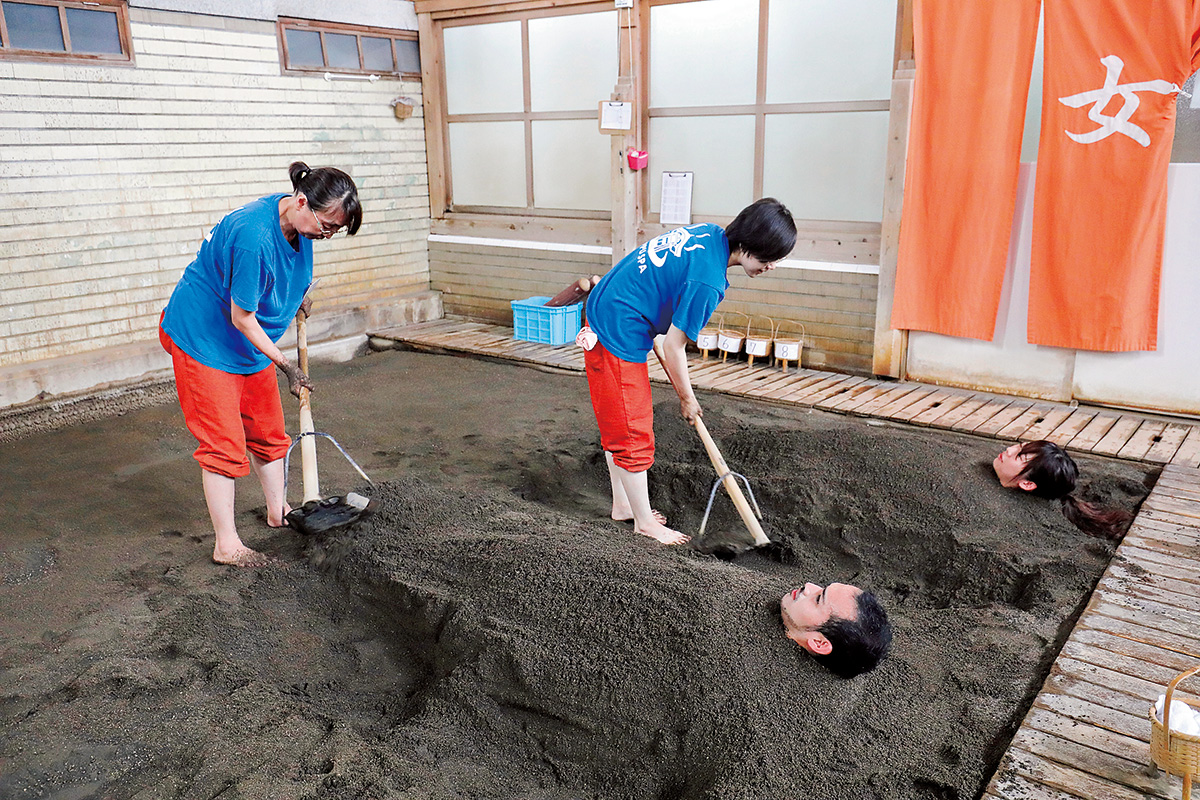 温泉熱を利用した砂湯。たっぷり汗をかきたい人におすすめ