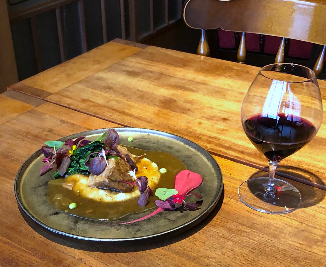 「時季のコースとデザート」2700円（税込）＋（ワイン300円）