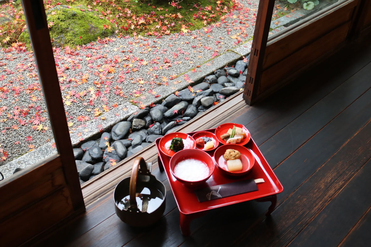 「妙心寺退蔵院　坐禅体験と朝がゆプラン」イメージ