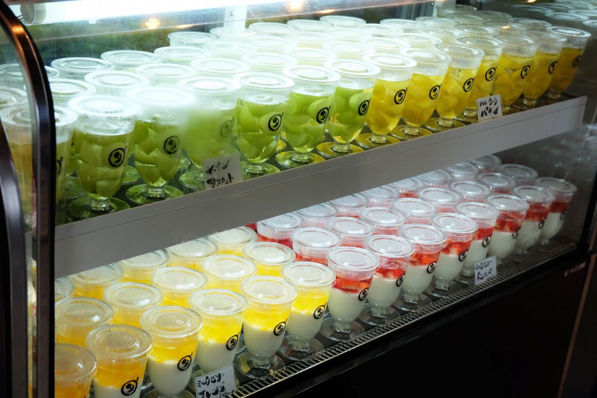 ショーケースにはたくさんのフルーツゼリーが!