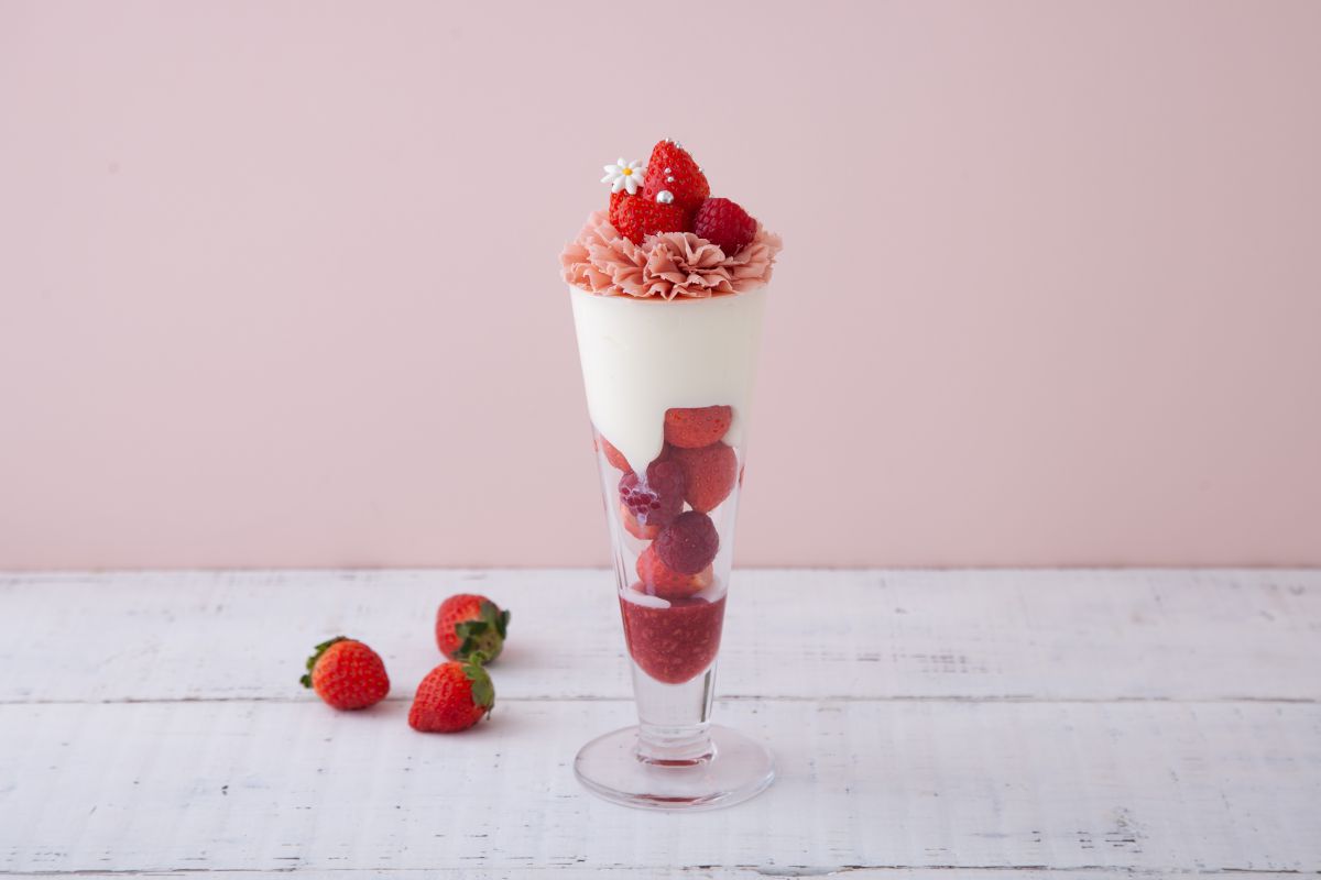 抹茶ストロベリーパフェ3姉妹　次女「恋乃葉（このは）」　1450円