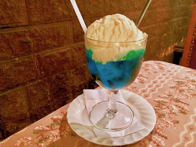 「クリームソーダ ラピスラズリ」800円（税込）