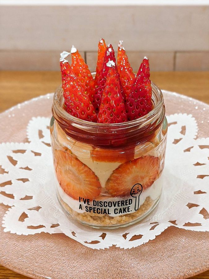 瓶に入ったいちごタルト 880円（テイクアウトは864円）