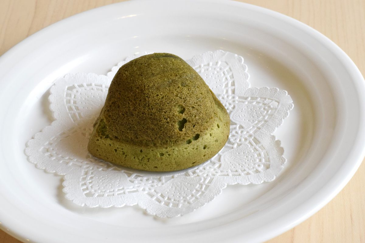 抹茶と渋皮栗のケーキ　300円