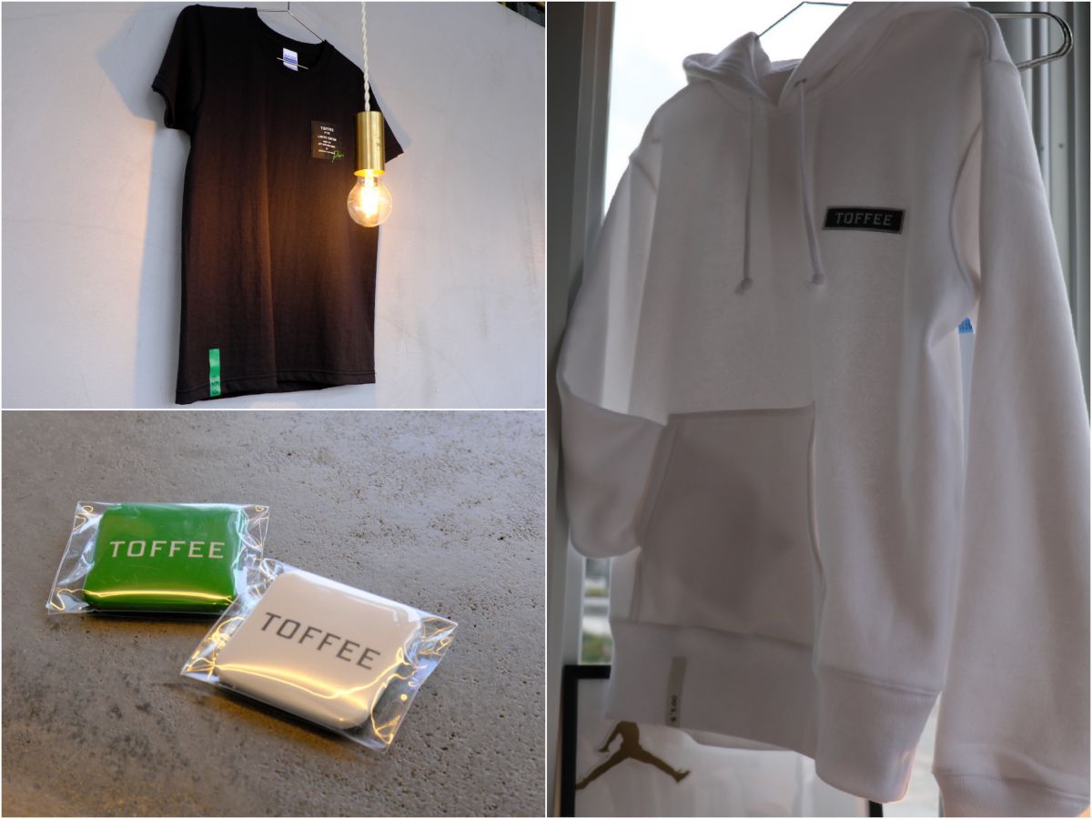 Tシャツ4500円、缶バッジ400円、パーカ6500円