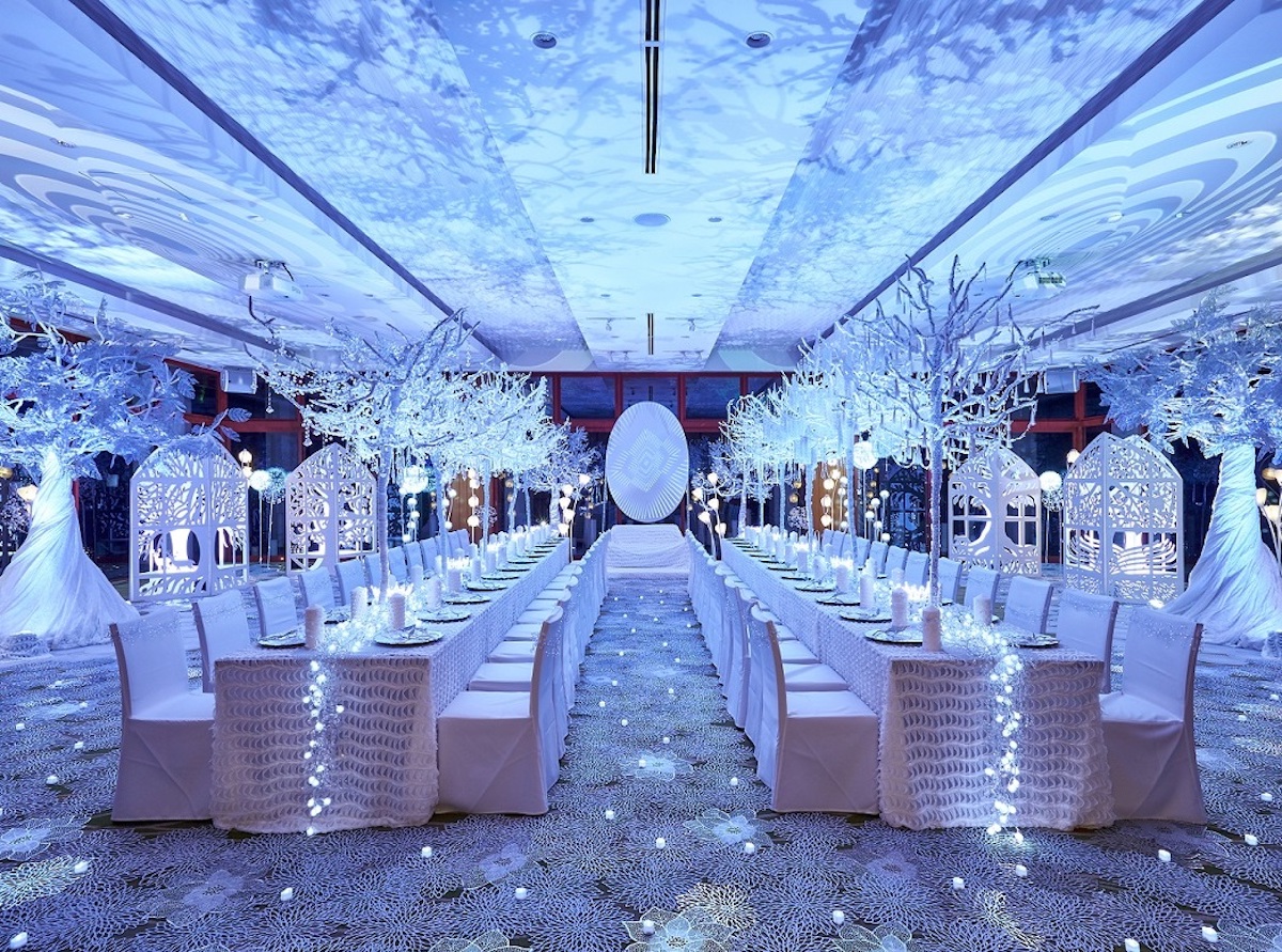 入場無料！まるで白銀の世界のような「純白の森ナイトミュージアム」はSNS映えバツグン