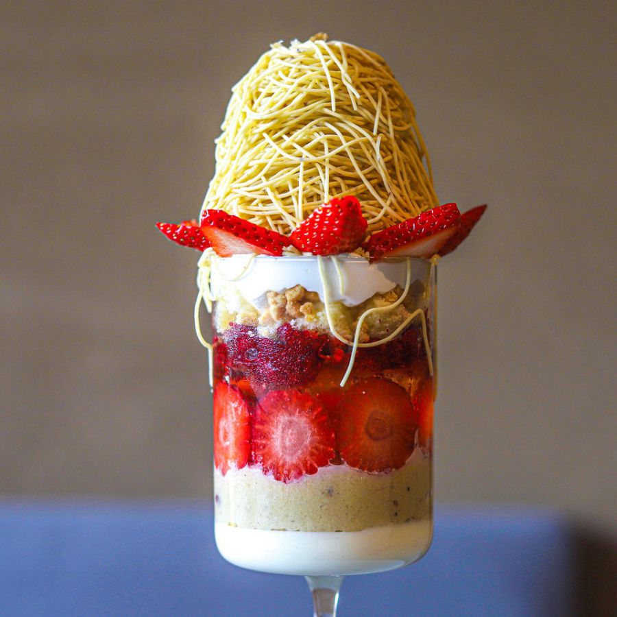 和栗と季節の果物パフェ 2300円（税別）